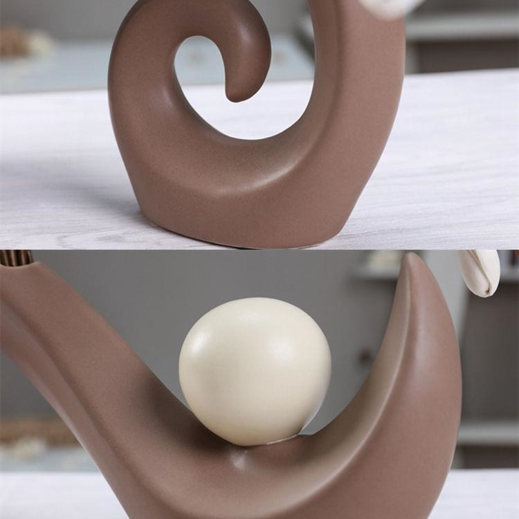 Creative Minimalist Ceramic Vase — Artisan Accent Vase for Shelf, Entryway & Coffee Table